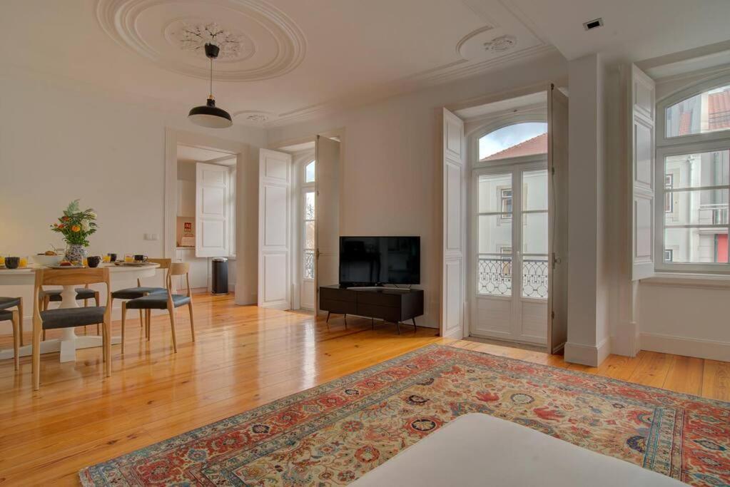 Tracey & Neill'S Place In Principe Real Lisbon Exterior photo